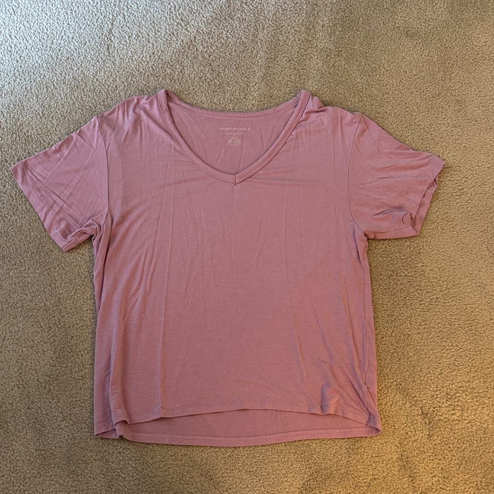 American Eagle Outfitters Mauve V-Neck Tee